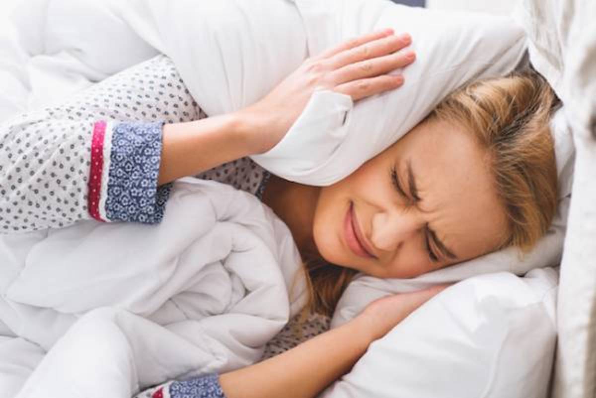 ¿Cómo lidiar con vecinos ruidosos?